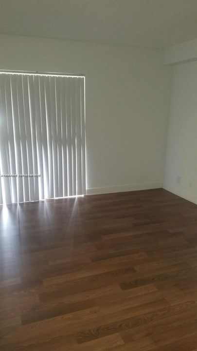 В аренду: $2,250 (2 спален, 2 ванн, 1030 Квадратных фут)