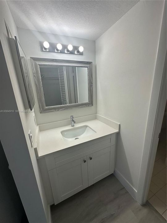 В аренду: $2,500 (2 спален, 2 ванн, 1106 Квадратных фут)