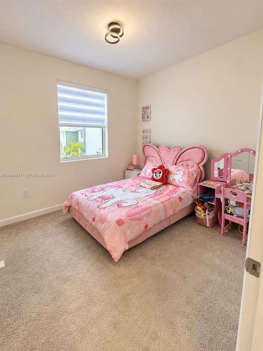 For Rent: $2,600 (3 beds, 3 baths, 1300 Square Feet)