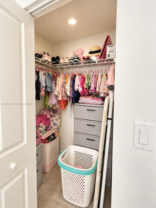 For Rent: $2,600 (3 beds, 3 baths, 1300 Square Feet)