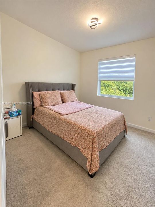 For Rent: $2,600 (3 beds, 3 baths, 1300 Square Feet)