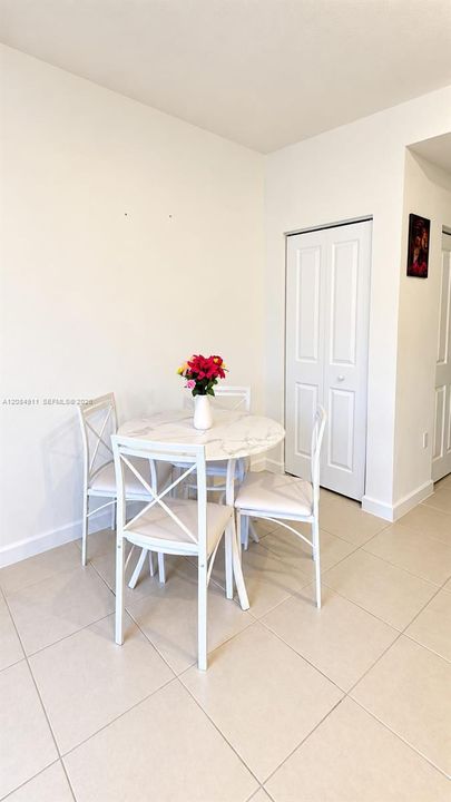 For Rent: $2,600 (3 beds, 3 baths, 1300 Square Feet)