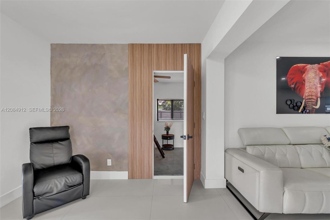 Activo con contrato: $720,000 (5 camas, 3 baños, 1567 Pies cuadrados)