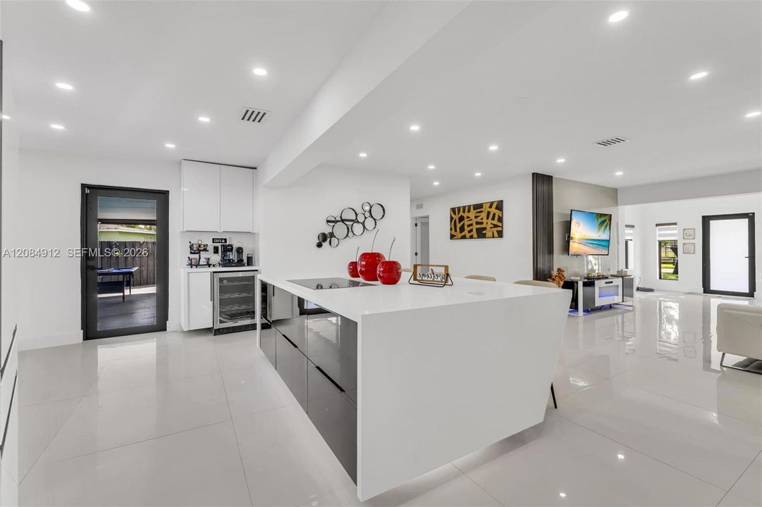 Activo con contrato: $720,000 (5 camas, 3 baños, 1567 Pies cuadrados)