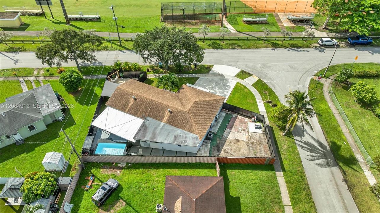 Activo con contrato: $720,000 (5 camas, 3 baños, 1567 Pies cuadrados)