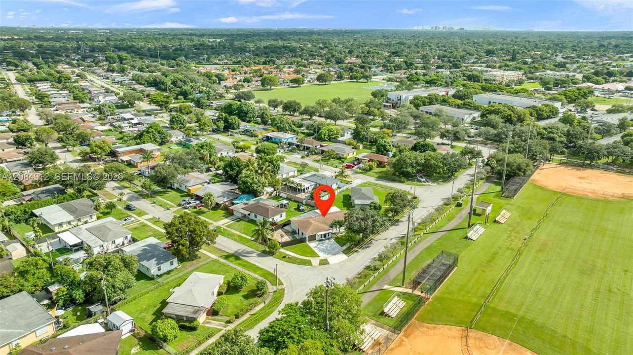 Activo con contrato: $720,000 (5 camas, 3 baños, 1567 Pies cuadrados)