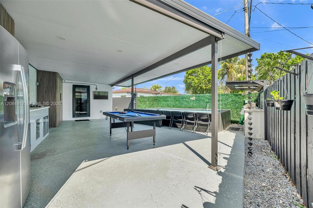 Activo con contrato: $720,000 (5 camas, 3 baños, 1567 Pies cuadrados)