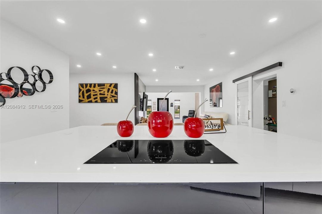 Activo con contrato: $720,000 (5 camas, 3 baños, 1567 Pies cuadrados)