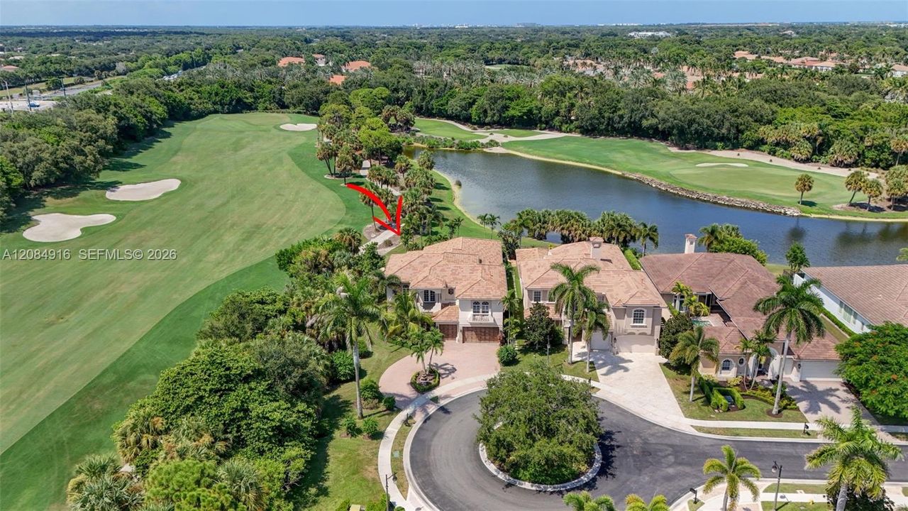 Activo con contrato: $3,395,000 (5 camas, 5 baños, 4476 Pies cuadrados)