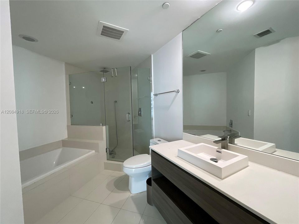 Active With Contract: $4,350 (2 beds, 2 baths, 1165 Square Feet)