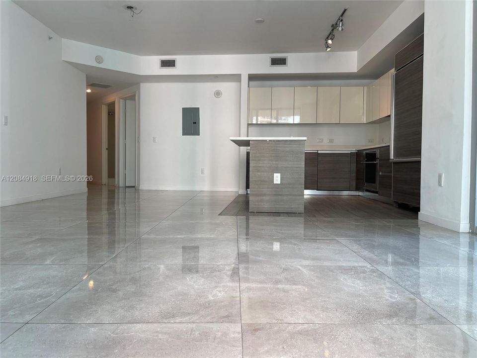 Active With Contract: $4,350 (2 beds, 2 baths, 1165 Square Feet)
