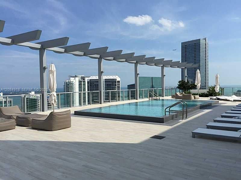 Active With Contract: $4,350 (2 beds, 2 baths, 1165 Square Feet)