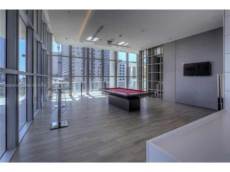 Active With Contract: $4,350 (2 beds, 2 baths, 1165 Square Feet)