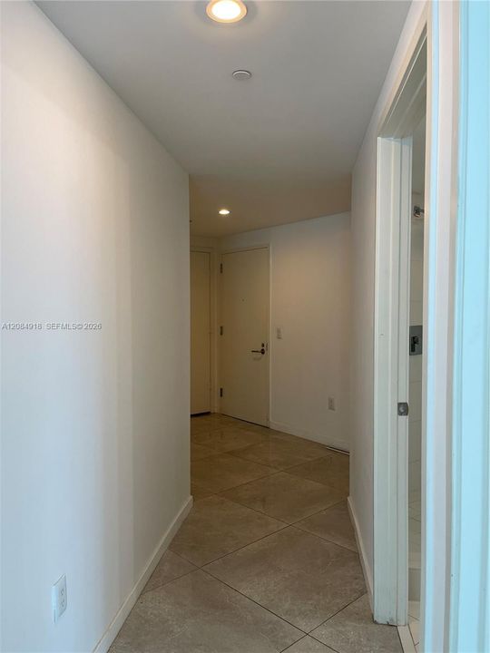 Active With Contract: $4,350 (2 beds, 2 baths, 1165 Square Feet)