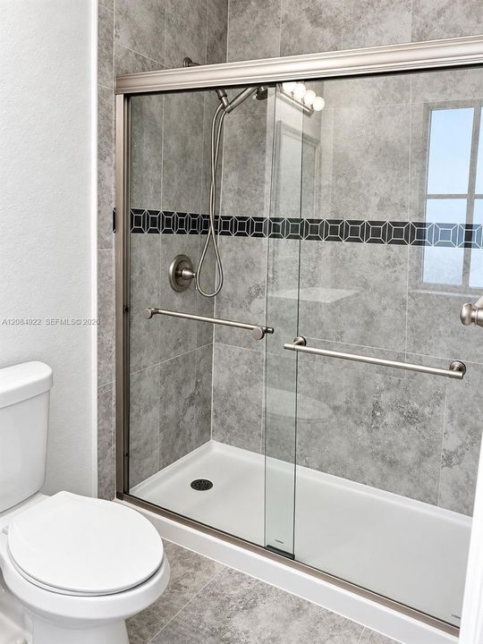 For Sale: $398,000 (2 beds, 2 baths, 1206 Square Feet)
