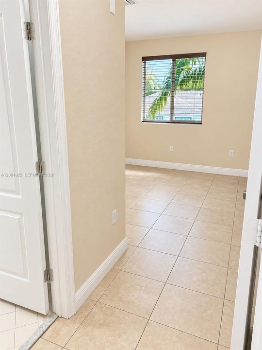 For Sale: $398,000 (2 beds, 2 baths, 1206 Square Feet)