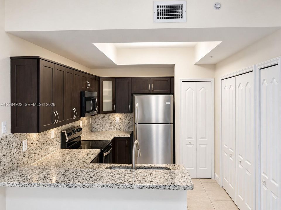 For Sale: $398,000 (2 beds, 2 baths, 1206 Square Feet)