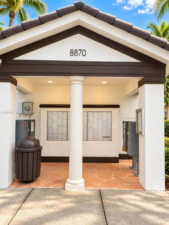 For Sale: $398,000 (2 beds, 2 baths, 1206 Square Feet)
