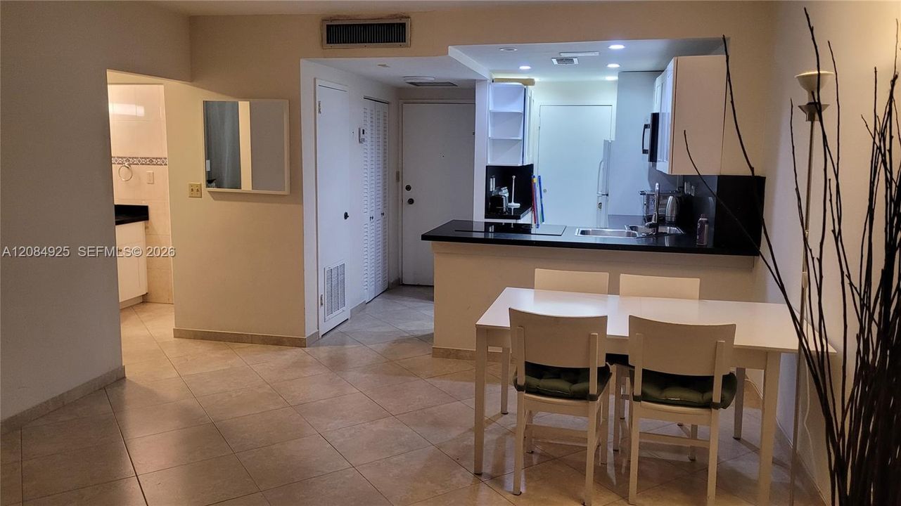 En Renta: $2,400 (1 camas, 1 baños, 726 Pies cuadrados)
