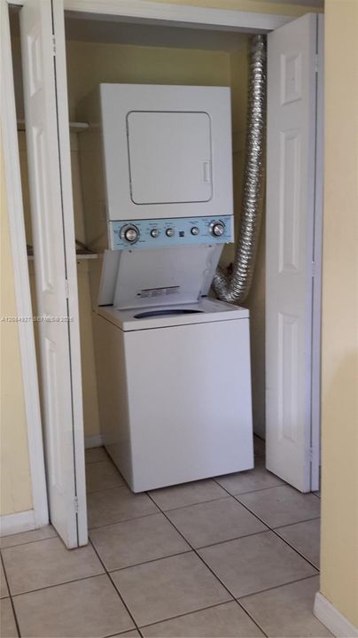В аренду: $2,200 (2 спален, 2 ванн, 1020 Квадратных фут)