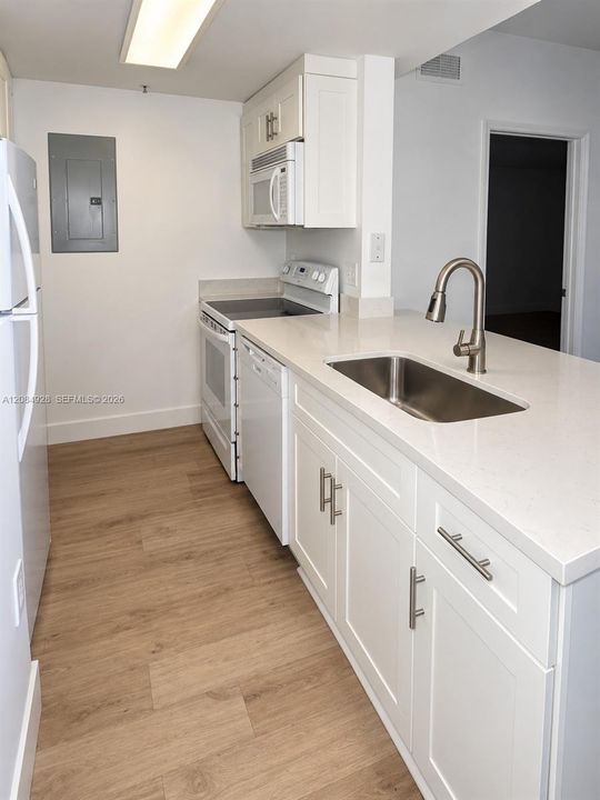 Active With Contract: $3,150 (2 beds, 2 baths, 1087 Square Feet)