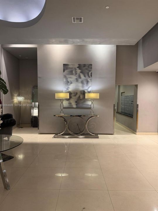 Active With Contract: $3,150 (2 beds, 2 baths, 1087 Square Feet)