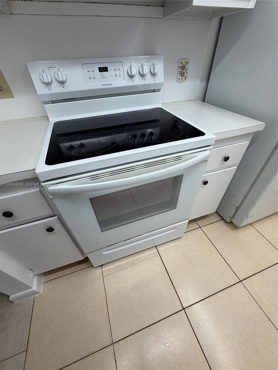 На продажу: $120,000 (1 спален, 1 ванн, 685 Квадратных фут)