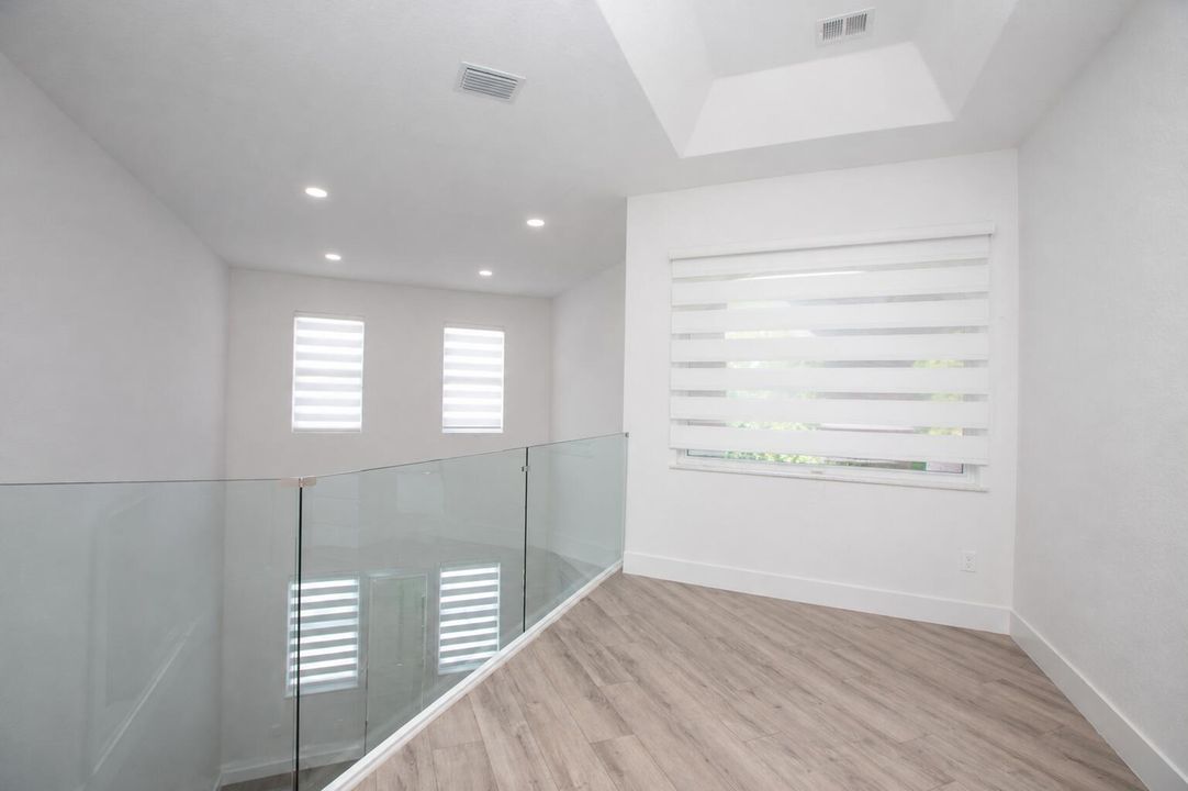 LOFT