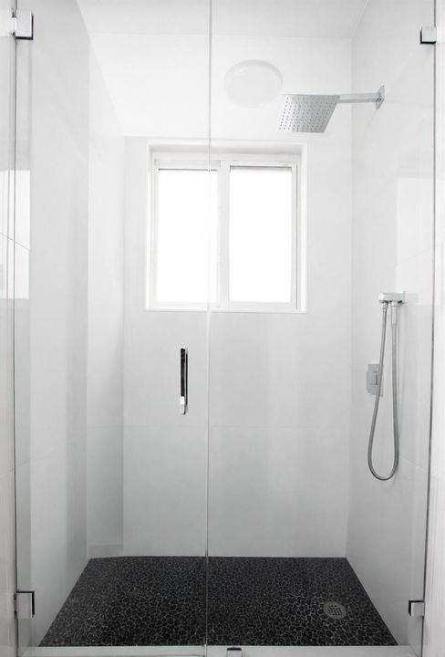 FULL BATHROM
