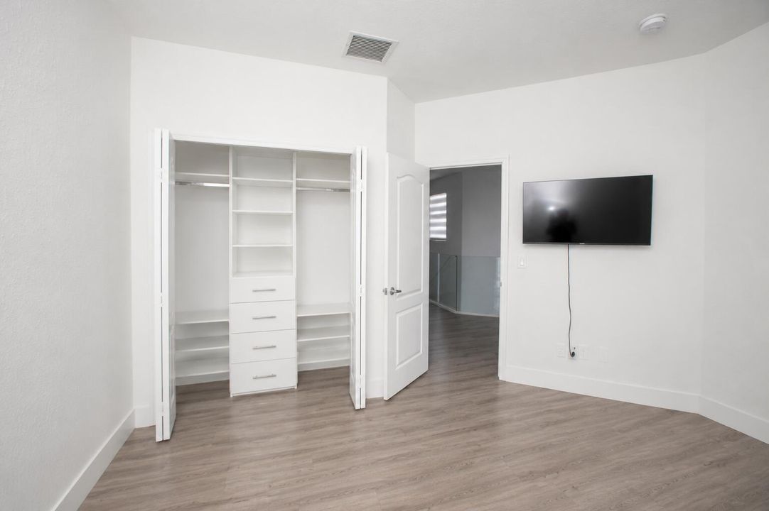 BEDROOM2