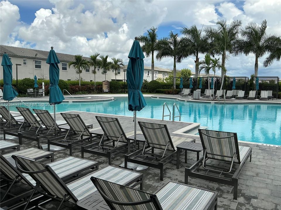 community area & Amenities