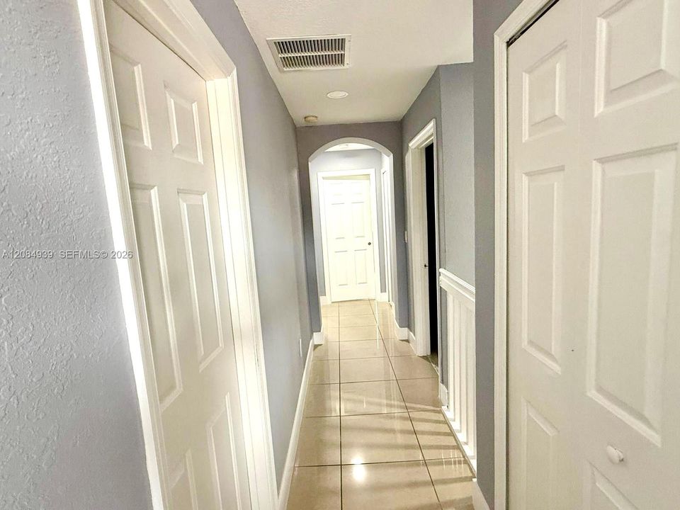 В аренду: $2,350 (3 спален, 3 ванн, 1423 Квадратных фут)