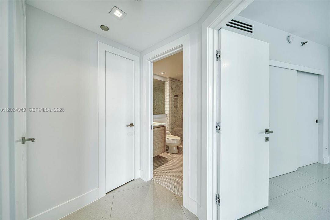 For Sale: $1,675,000 (2 beds, 2 baths, 1700 Square Feet)