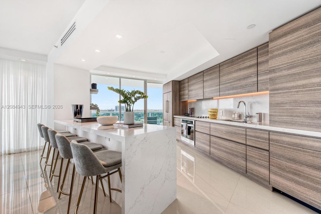 For Sale: $1,675,000 (2 beds, 2 baths, 1700 Square Feet)