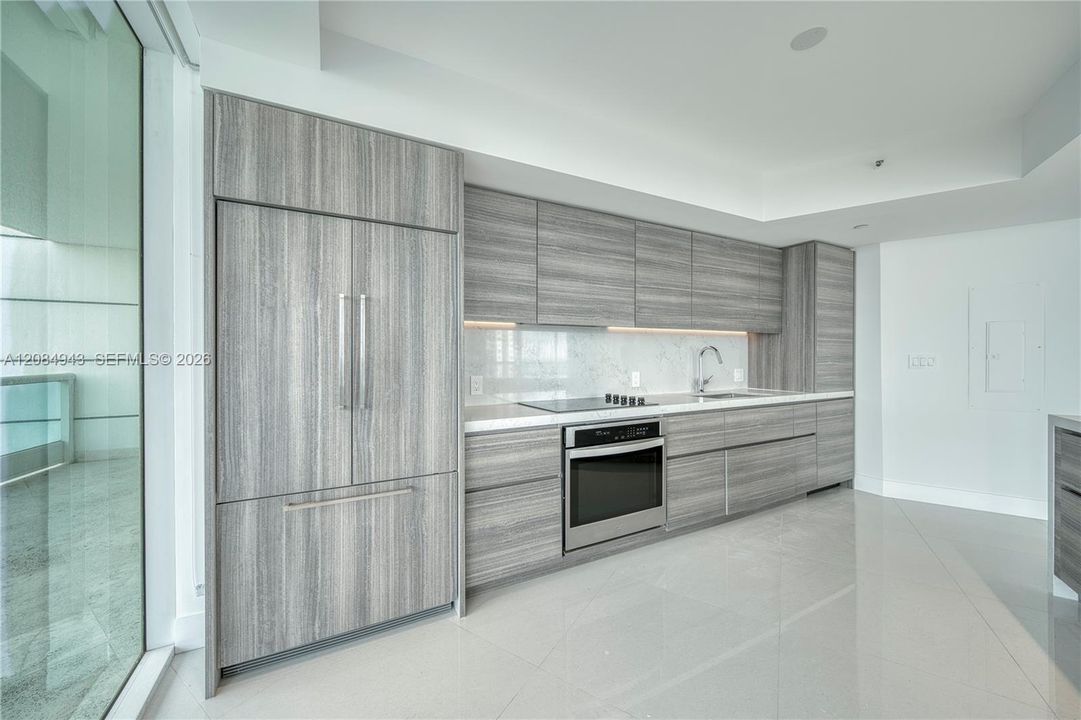 For Sale: $1,675,000 (2 beds, 2 baths, 1700 Square Feet)