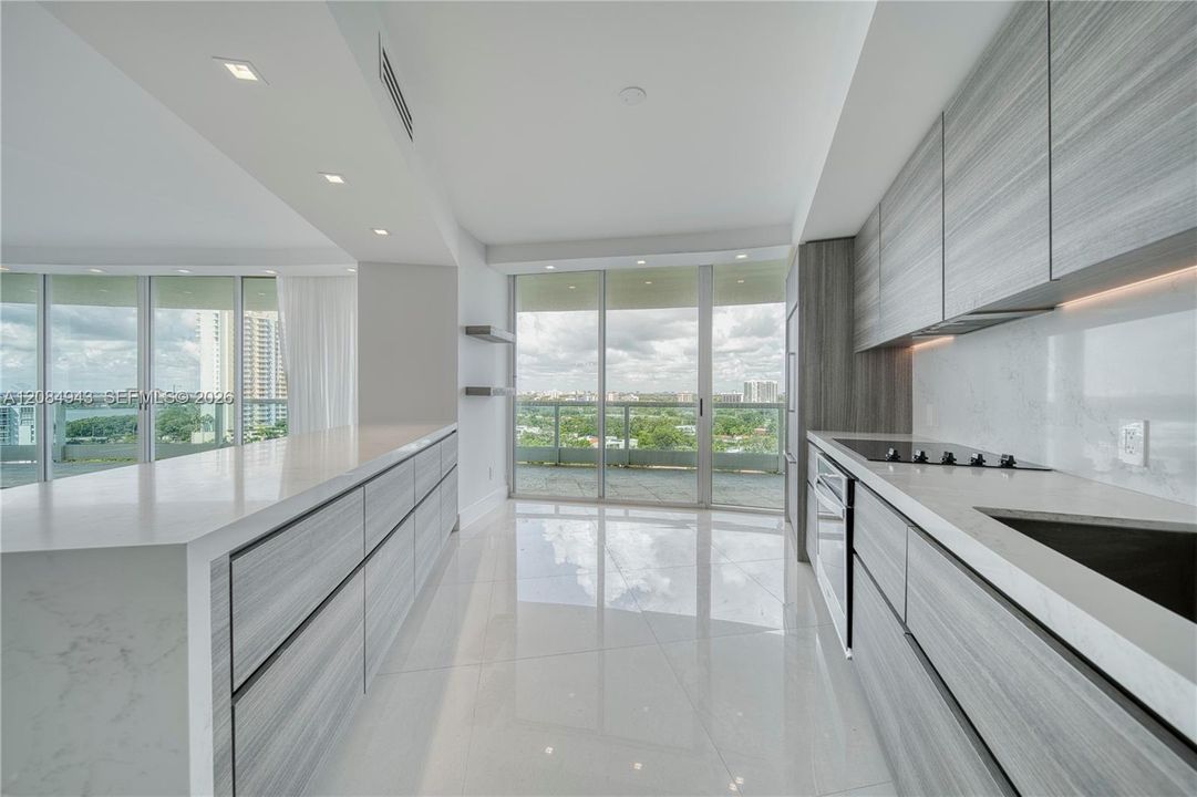 For Sale: $1,675,000 (2 beds, 2 baths, 1700 Square Feet)