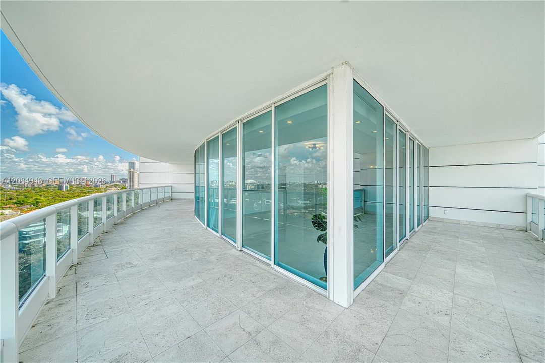 For Sale: $1,675,000 (2 beds, 2 baths, 1700 Square Feet)
