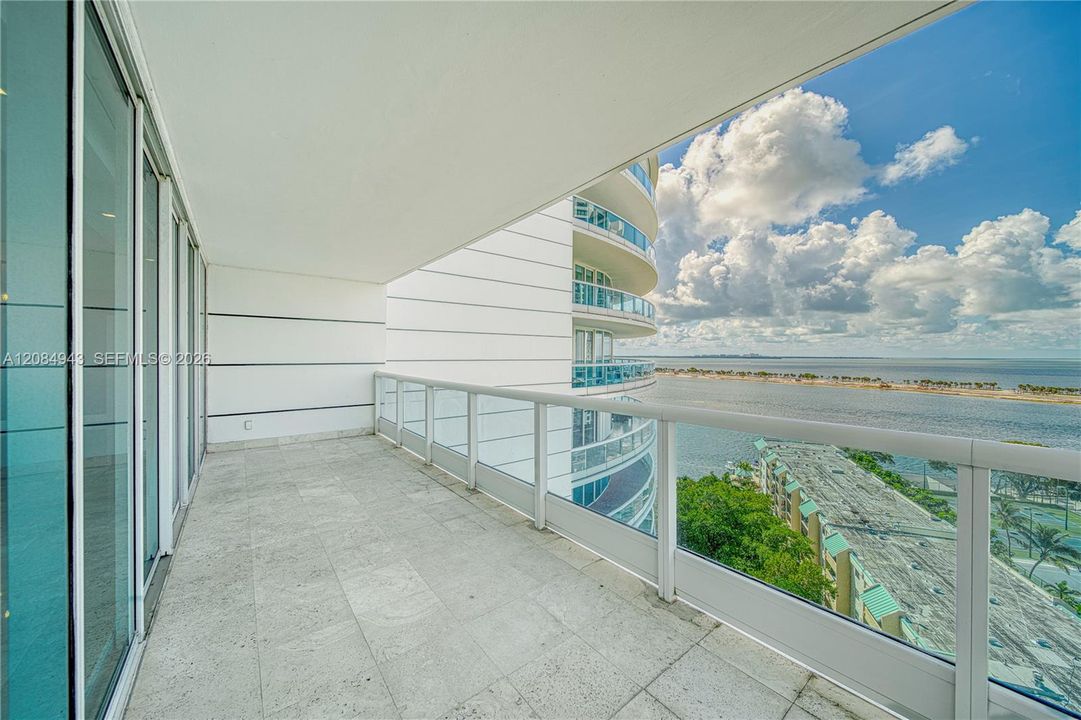 For Sale: $1,675,000 (2 beds, 2 baths, 1700 Square Feet)