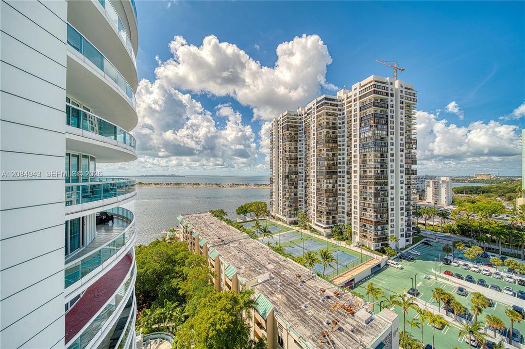 For Sale: $1,675,000 (2 beds, 2 baths, 1700 Square Feet)