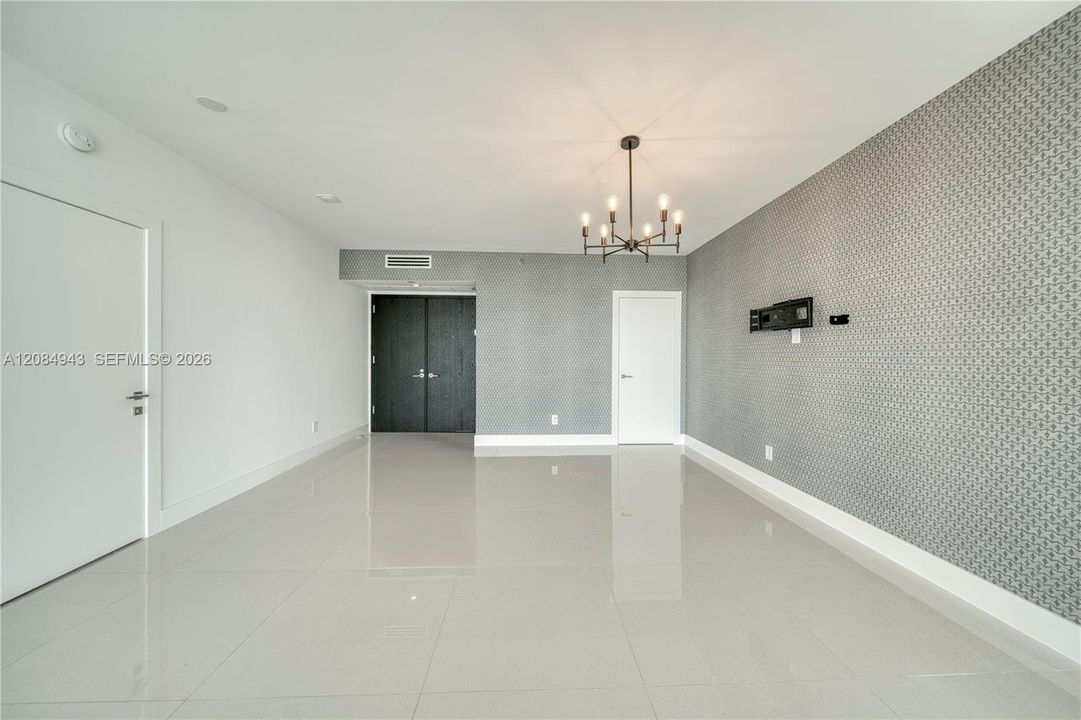 For Sale: $1,675,000 (2 beds, 2 baths, 1700 Square Feet)