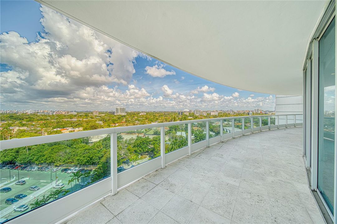 For Sale: $1,675,000 (2 beds, 2 baths, 1700 Square Feet)
