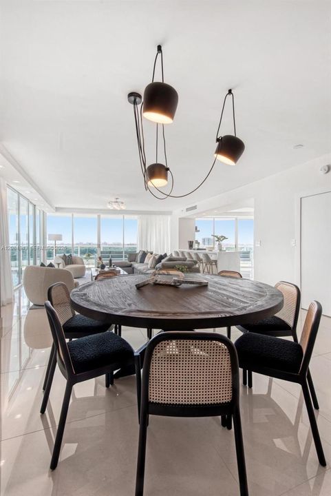For Sale: $1,675,000 (2 beds, 2 baths, 1700 Square Feet)
