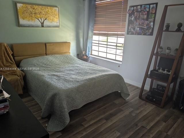 For Rent: $2,500 (2 beds, 2 baths, 921 Square Feet)