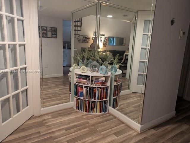 For Rent: $2,500 (2 beds, 2 baths, 921 Square Feet)