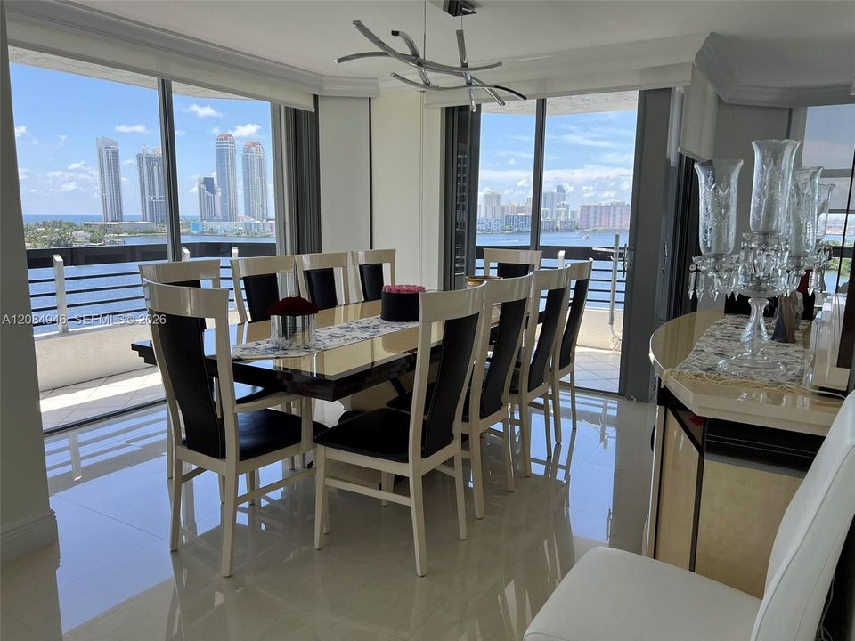 For Sale: $993,000 (3 beds, 3 baths, 1694 Square Feet)