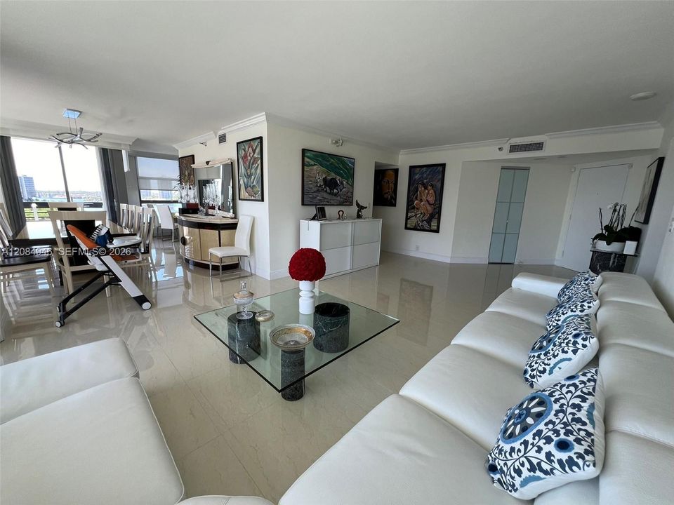For Sale: $993,000 (3 beds, 3 baths, 1694 Square Feet)