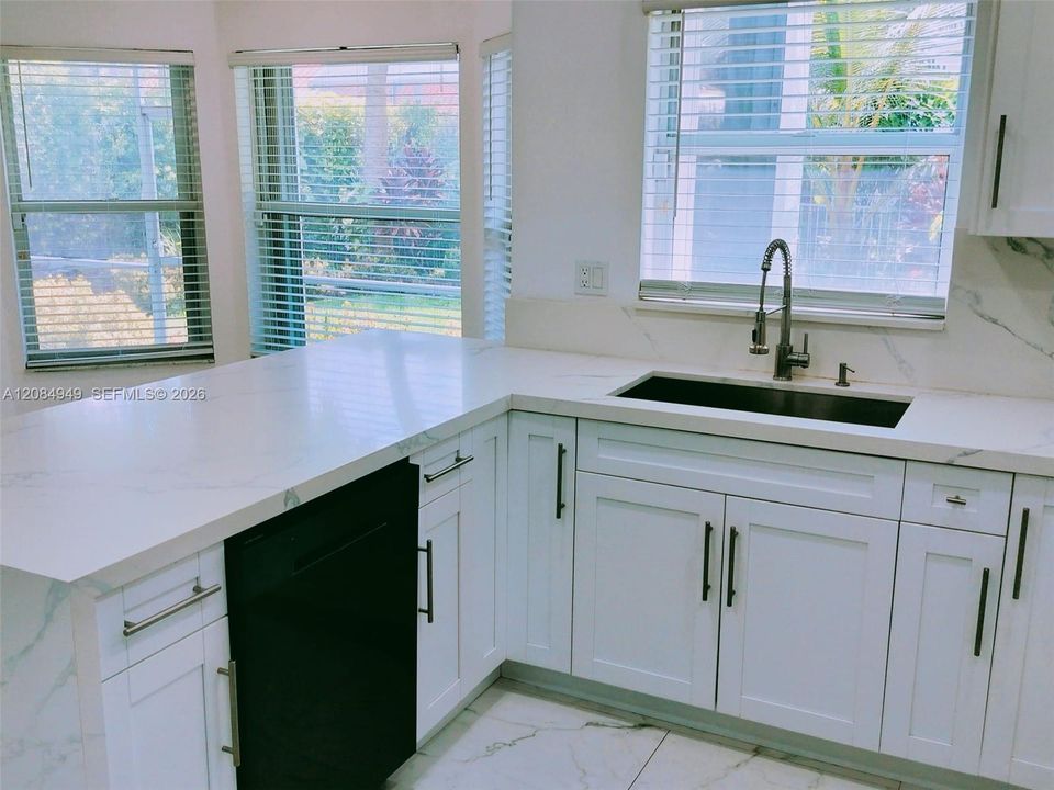 En Renta: $5,000 (5 camas, 3 baños, 2845 Pies cuadrados)
