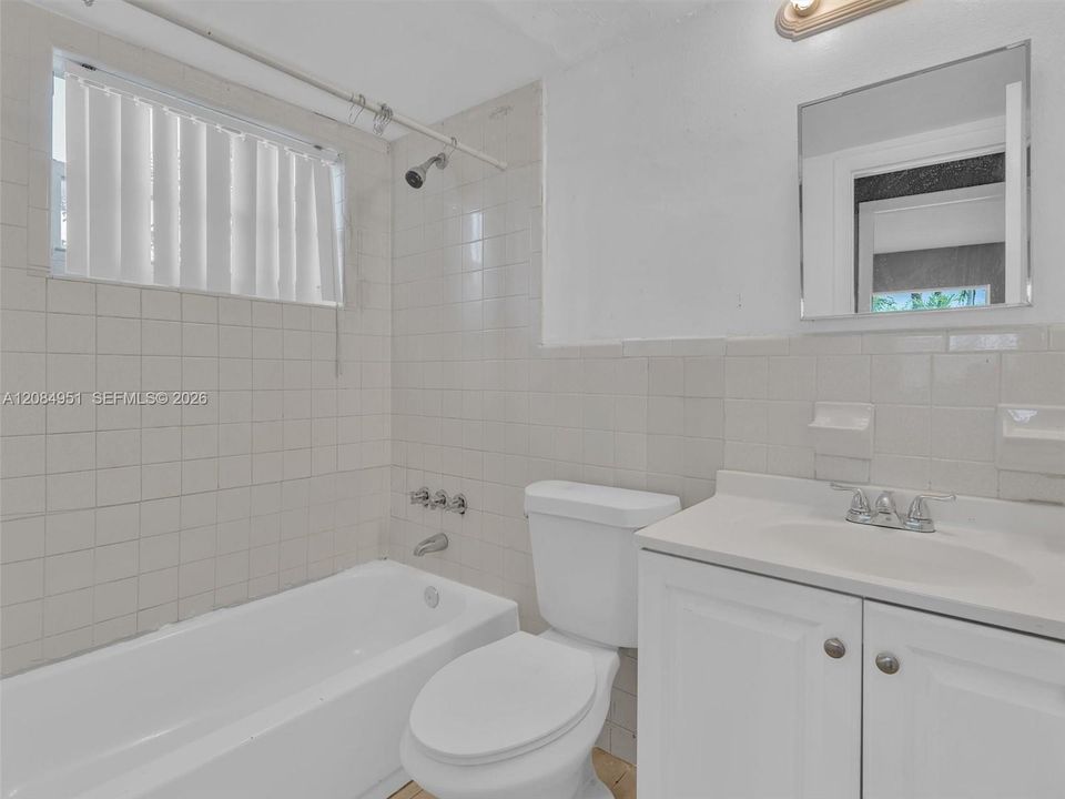 В аренду: $1,400 (1 спален, 1 ванн, 24647 Квадратных фут)