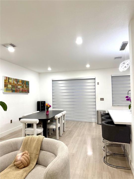 En Venta: $669,900 (4 camas, 2 baños, 1894 Pies cuadrados)