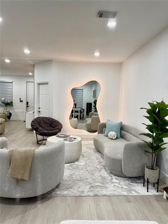 En Venta: $669,900 (4 camas, 2 baños, 1894 Pies cuadrados)
